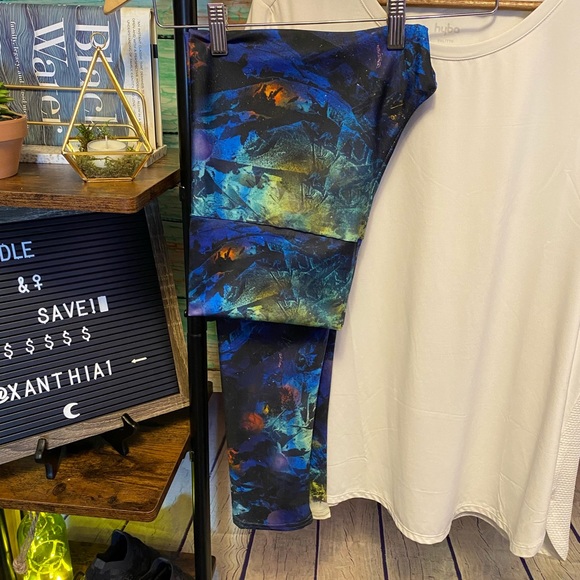 Ladies Galaxy Leggings - Picture 3 of 3